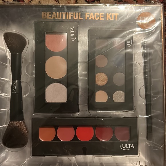❤️ ULTA Face Kit (eye shadows, lip palette, brushes) - Picture 3 of 4